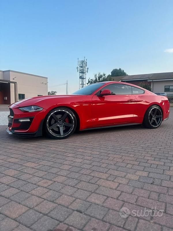 Usata Ford Mustang Fastback 290 CV (213 kW) 2020 Rosso Coupé