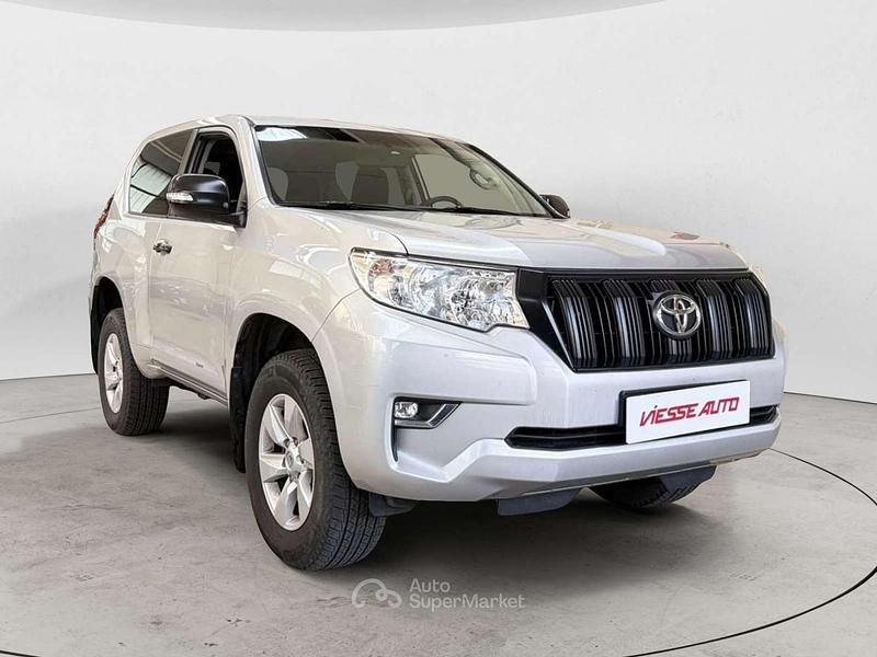 Gebraucht Toyota Land Cruiser Active 177 PS (130 kW) 2019 Grau SUV