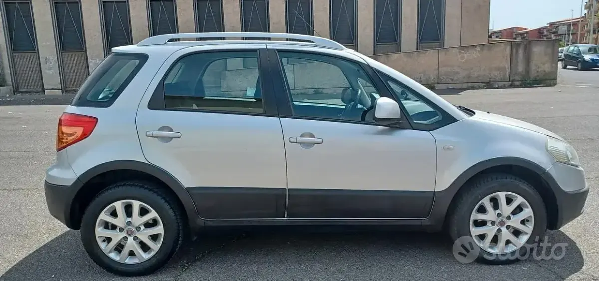 Usata Fiat Sedici Emotion 135 CV (99 kW) 2011 Grigio SUV