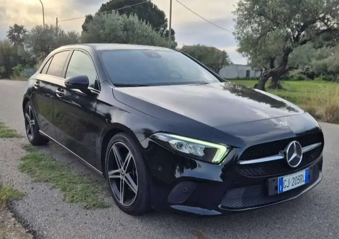 Begagnad Mercedes A180 Executive 116 HK (85 kW) 2022 Svart Sedan