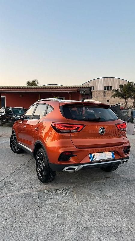 Usata MG ZS Luxury 106 CV (77 kW) 2024 Arancione SUV
