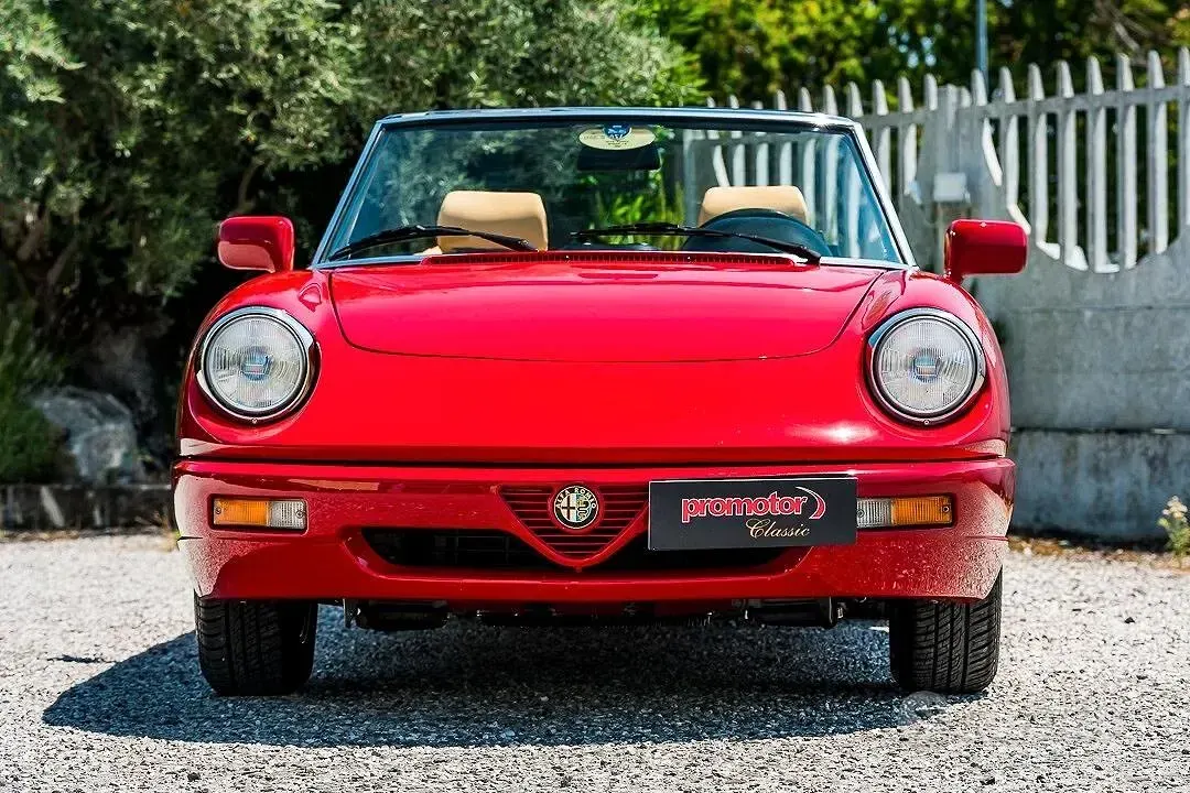 Usata Alfa Romeo Spider 106 CV (77 kW) 1990 Rosso Cabrio