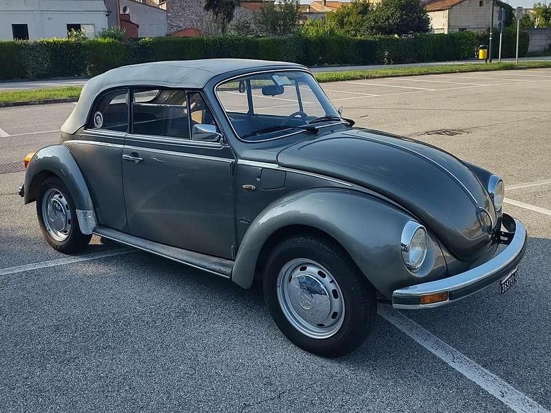 Begagnad VW Käfer 50 HK (36 kW) 1977 Grå Cab