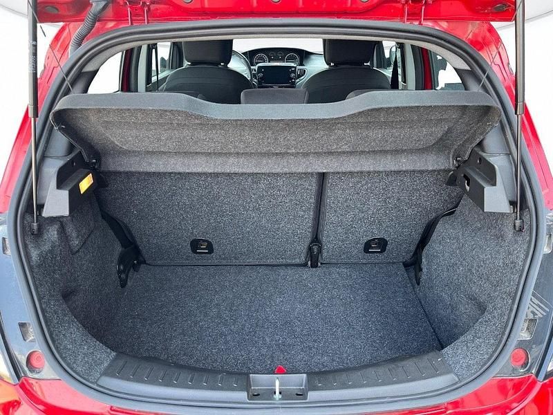 Usata Lancia Ypsilon Silver 70 CV (51 kW) 2022 Rosso argilla Utilitaria