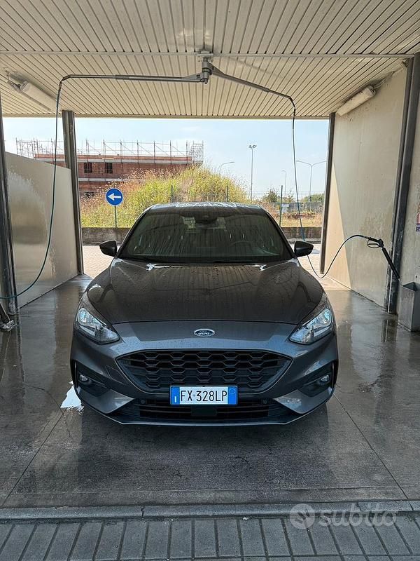Usata Ford Focus ST-Line 125 CV (91 kW) 2019 Grigio Berlina