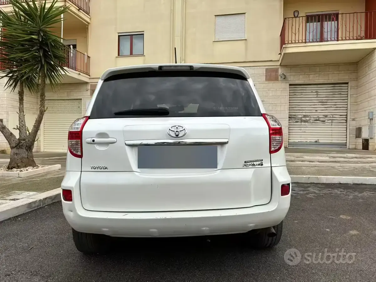 Usata Toyota RAV4 150 CV (110 kW) 2012 Bianco SUV