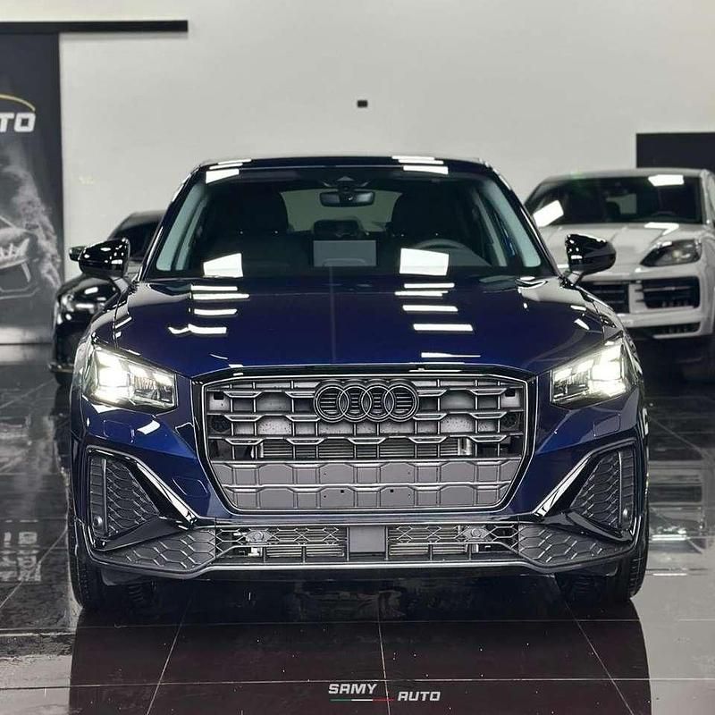 Blu/azzurro Nuova 2025 Audi Q2 Ambiente SUV | 35.990 € (Buon prezzo) - Immagine 1/4