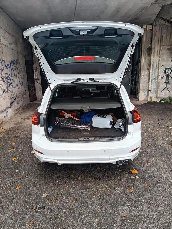 Usata Ford Focus 120 CV (88 kW) 2024 Bianco Berlina