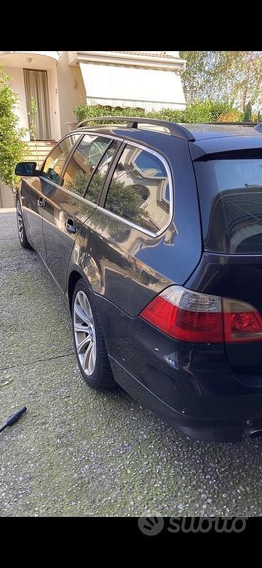Usata BMW 525 Efficient Dynamics 197 CV (144 kW) 2007 Nero Station wagon