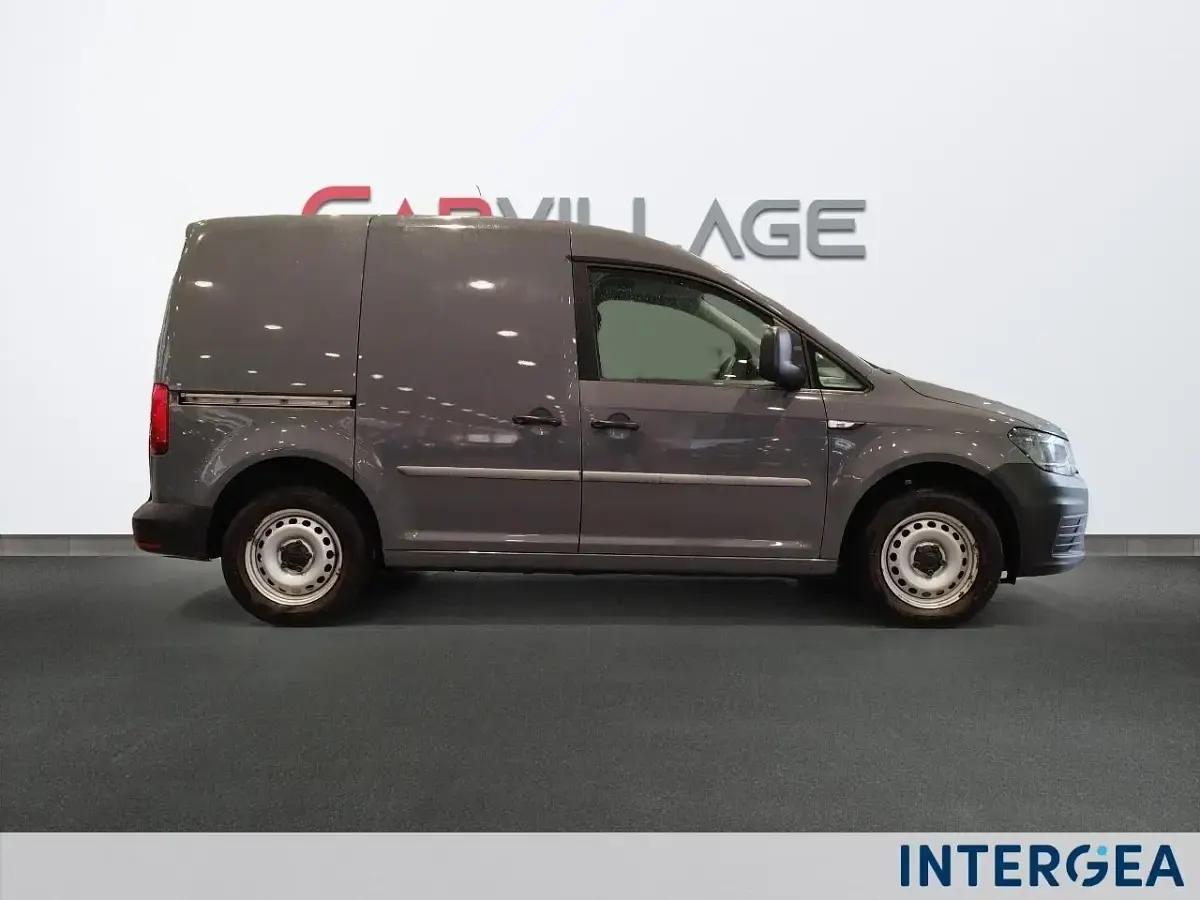 Usata VW Caddy 75 CV (55 kW) 2019 Grigio Monovolume