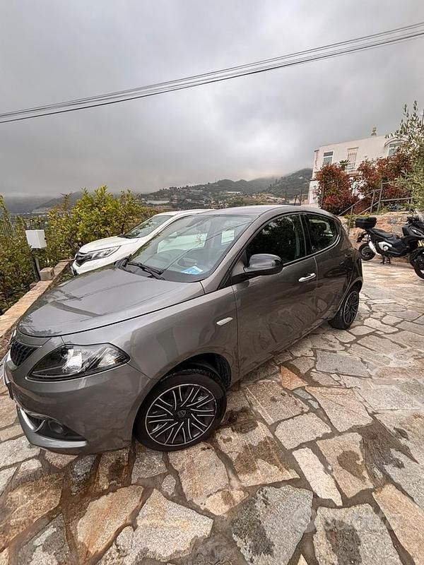 Usata Lancia Ypsilon 69 CV (50 kW) 2021 Utilitaria