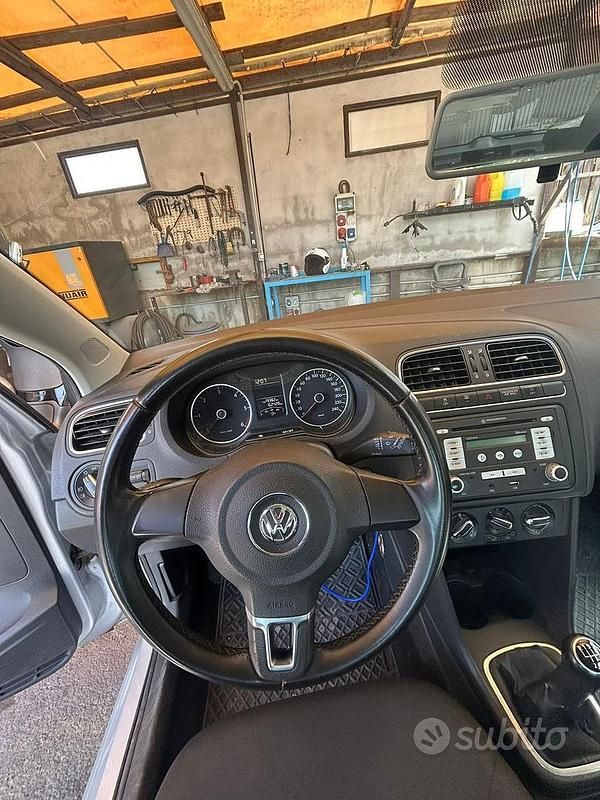 Usata VW Polo 90 CV (66 kW) 2011 Grigio Utilitaria