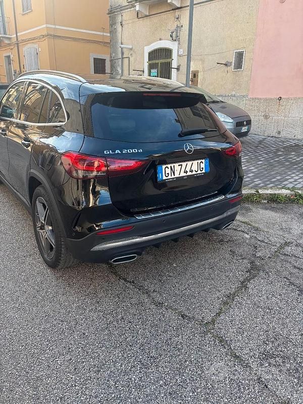 Usata Mercedes GLA200 AMG line 163 CV (119 kW) 2023 Nero SUV