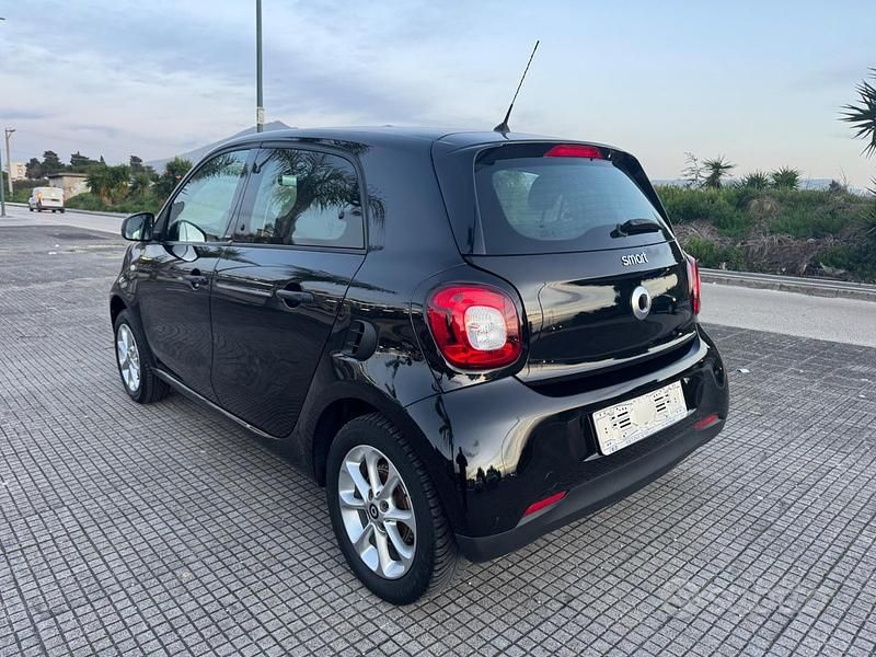 Usata Smart ForFour Superpassion 71 CV (52 kW) 2018 Nero Utilitaria