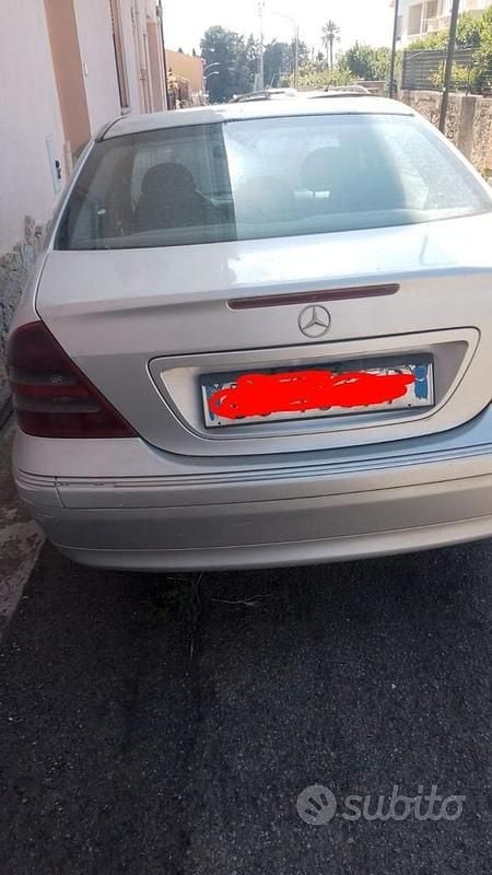 Usata Mercedes C220 Elegance 143 CV (105 kW) 2001 Grigio Berlina