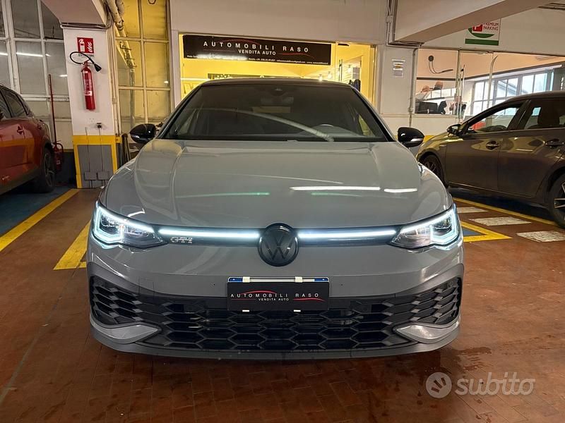 Usata VW Golf VIII GTI Clubsport 333 CV (244 kW) 2023 Grigio Berlina