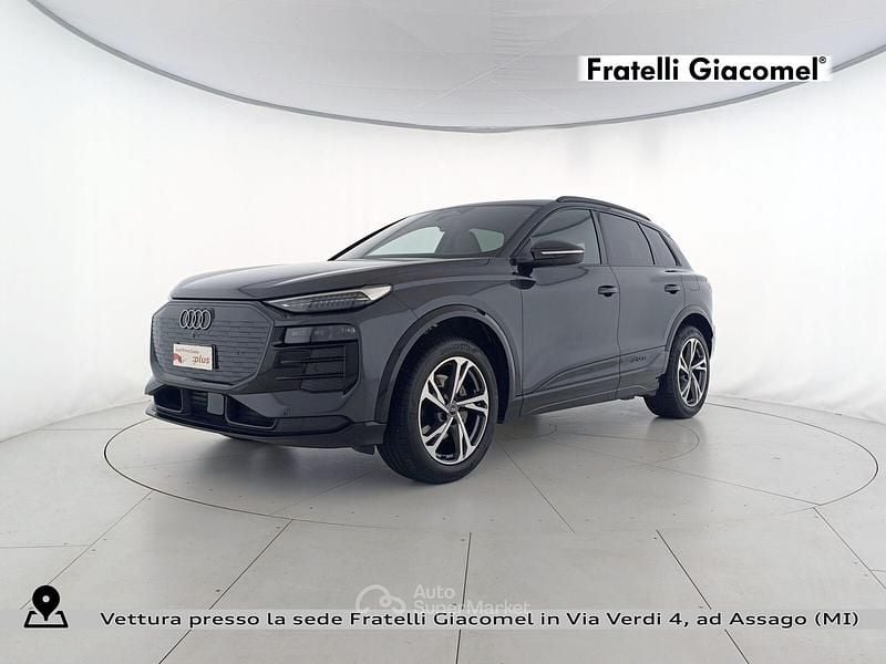Usata Audi Q6 e-tron Advanced Plus 239 kW (326 CV) 2025 Grigio manhattan metallizzato SUV