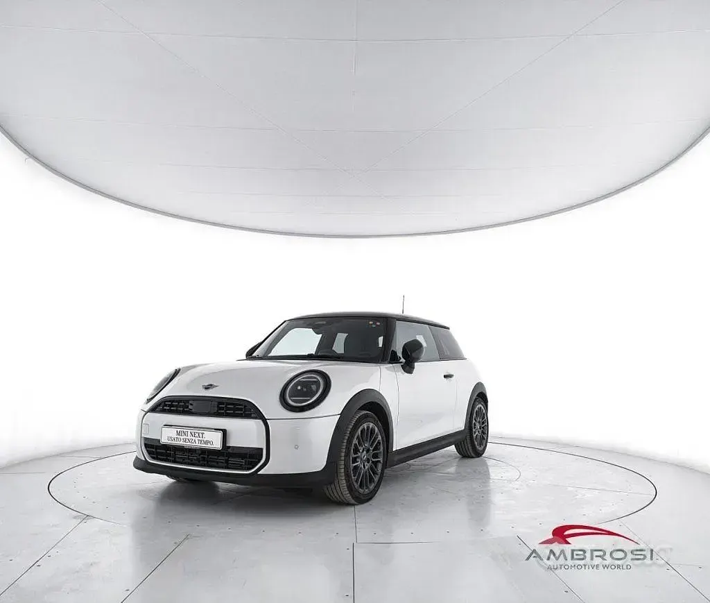 Usata Mini Cooper Classic 114 kW (156 CV) 2025 Utilitaria