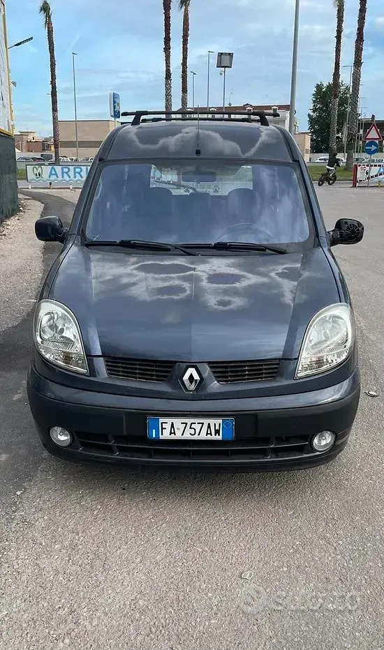 Usado Renault Kangoo 82 CV (60 kW) 2004 Azul Monovolumen