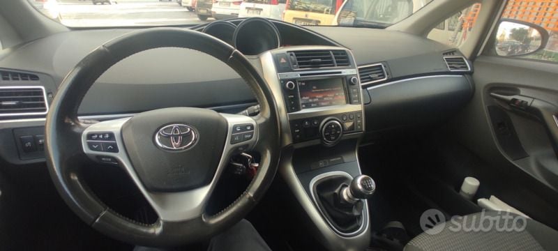 Bianco Usata 2016 Toyota Verso Monovolume | 5500 € (Super prezzo) - Immagine 1/4