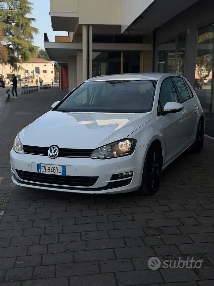 Używany VW Golf VII Comfortline 90 KM (66 kW) 2014 Biały Sedan/Limuzyna