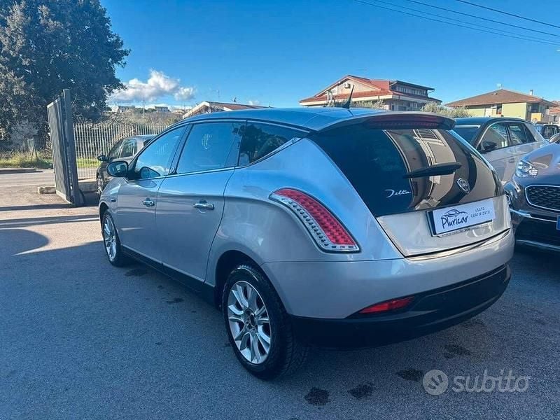 Usata Lancia Delta 120 CV (88 kW) 2012 Utilitaria