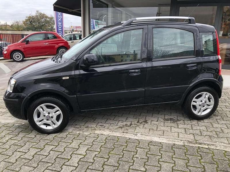 Nero Usata 2010 Fiat Panda Climbing Due volumi | 3900 € (Buon prezzo) - Immagine 1/4
