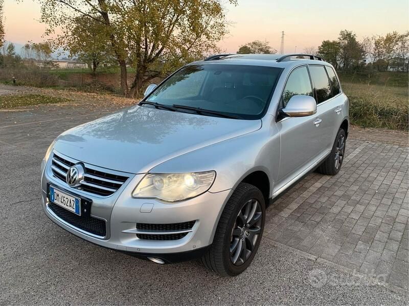 Grigio Usata 2008 VW Touareg Exclusive SUV | 6300 € (Buon prezzo) - Immagine 1/4