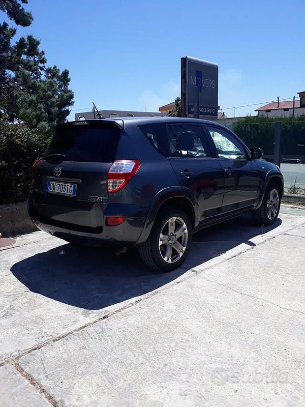 Usata Toyota RAV4 177 CV (130 kW) 2009 Grigio SUV
