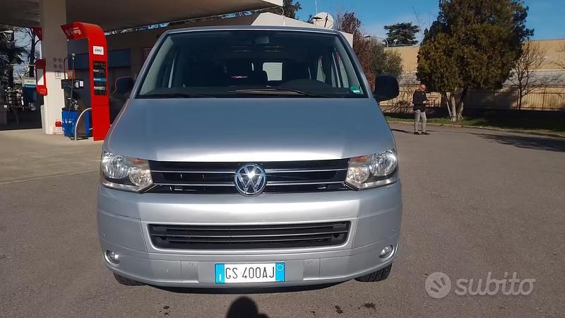 Usata VW Caravelle 140 CV (102 kW) 2011 Grigio Monovolume