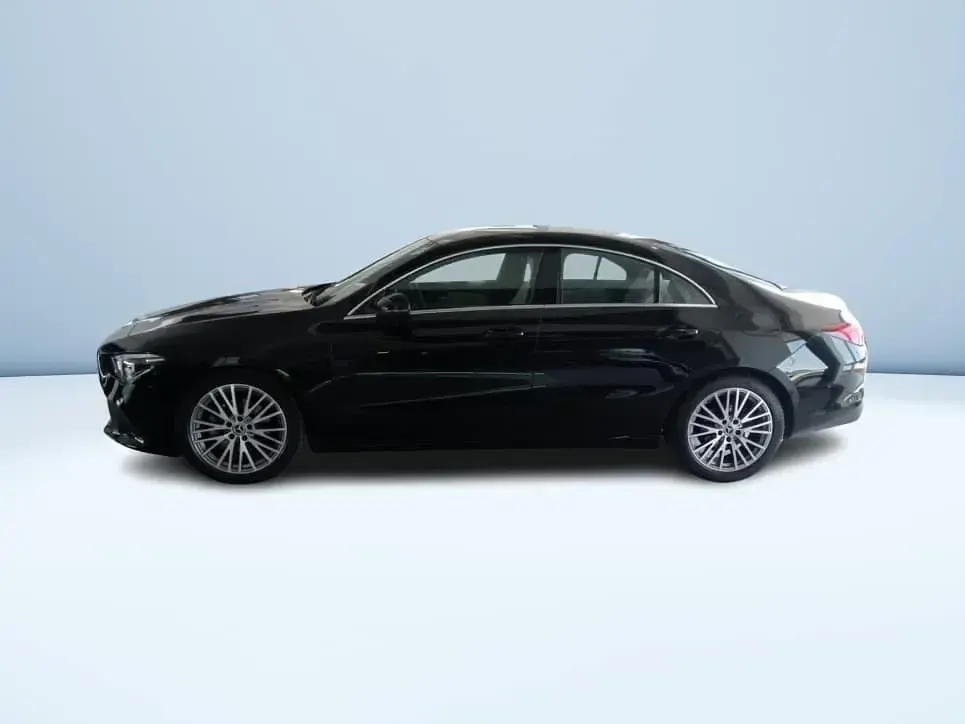 Usata Mercedes CLA180 116 CV (85 kW) 2023 Nero metallizzato Coupé