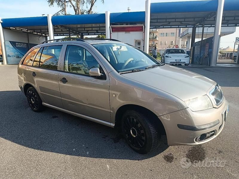 Usata Skoda Fabia 64 CV (47 kW) 2007 Grigio Station wagon