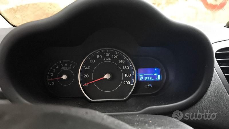 Usata Hyundai i10 2013 Grigio Utilitaria