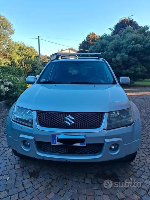 Usata Suzuki Grand Vitara 129 CV (94 kW) 2006 Grigio SUV