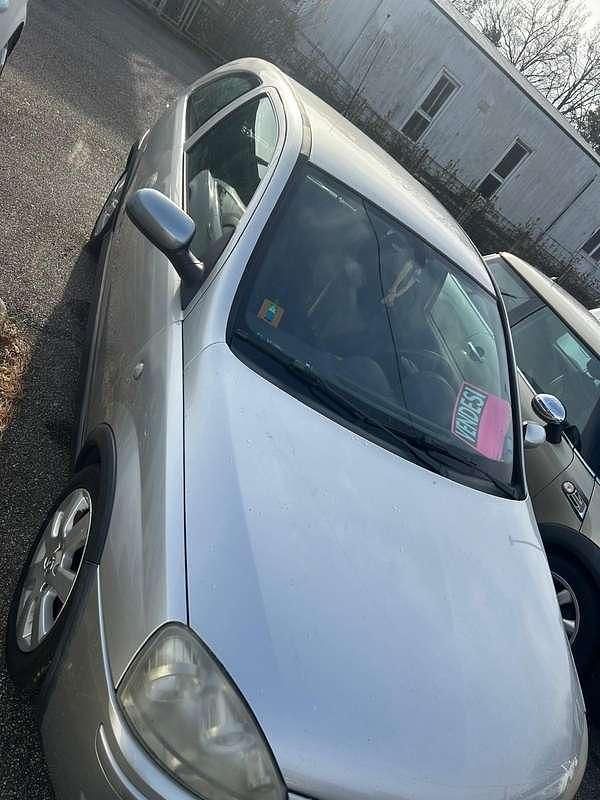 Usata Opel Corsa 69 CV (50 kW) 2004 Utilitaria