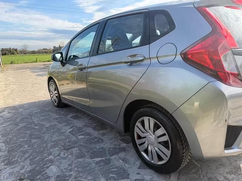 Usata Honda Jazz Comfort 102 CV (75 kW) 2016 Argento Utilitaria