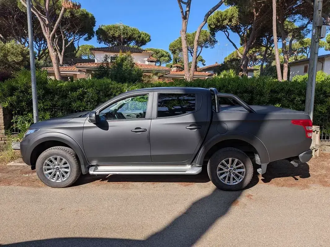 Usata Mitsubishi L200 Intense 181 CV (133 kW) 2018 Nero Pick-up