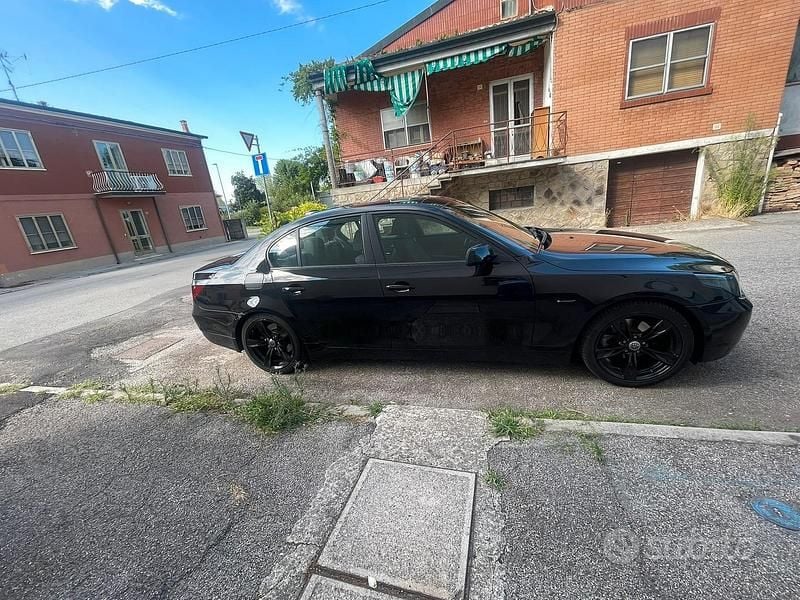 Usata BMW 520 Efficient Dynamics 170 CV (125 kW) 2003 Nero Berlina