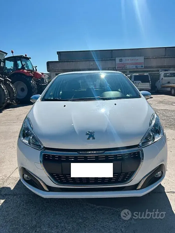 Usata Peugeot 208 Allure 82 CV (60 kW) 2016 Bianco Utilitaria