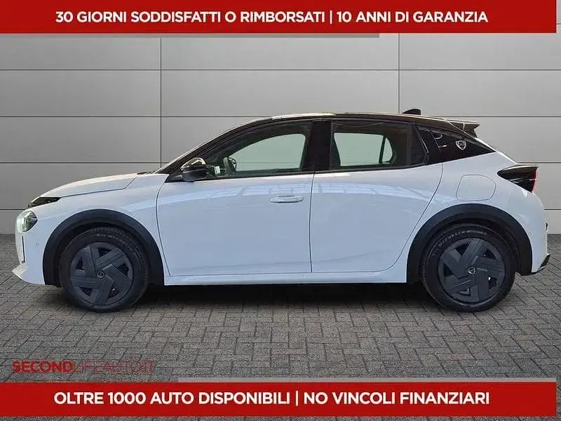 Usata Lancia Ypsilon 114 kW (156 CV) 2025 Bianco Utilitaria