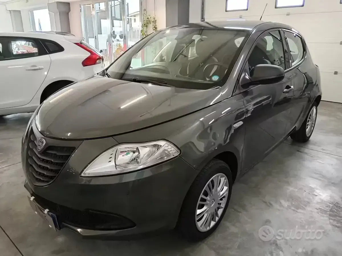 Usata Lancia Ypsilon S 95 CV (69 kW) 2014 Grigio Utilitaria