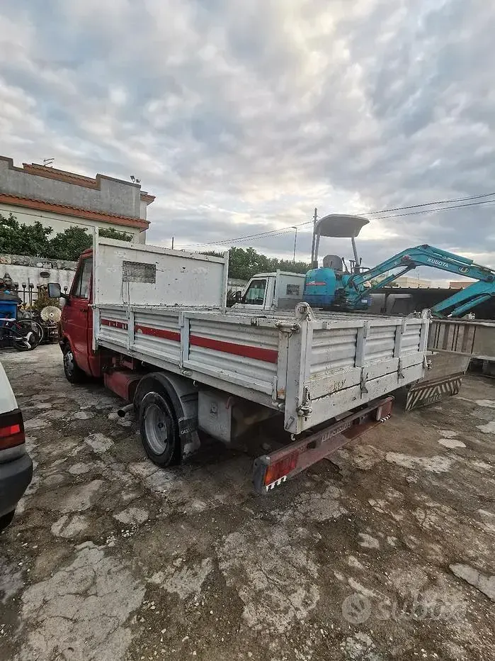 Usata Iveco Daily 1988 Rosso