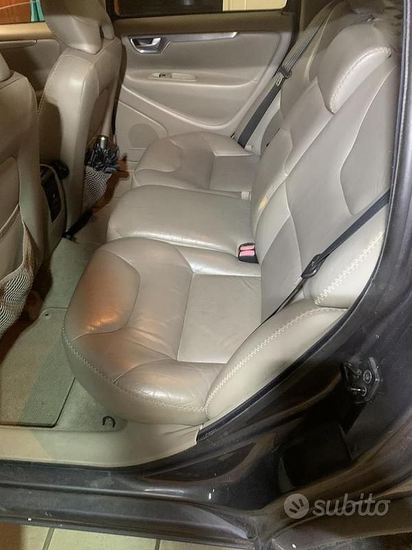 Usata Volvo XC70 185 CV (136 kW) 2006 Grigio Station wagon