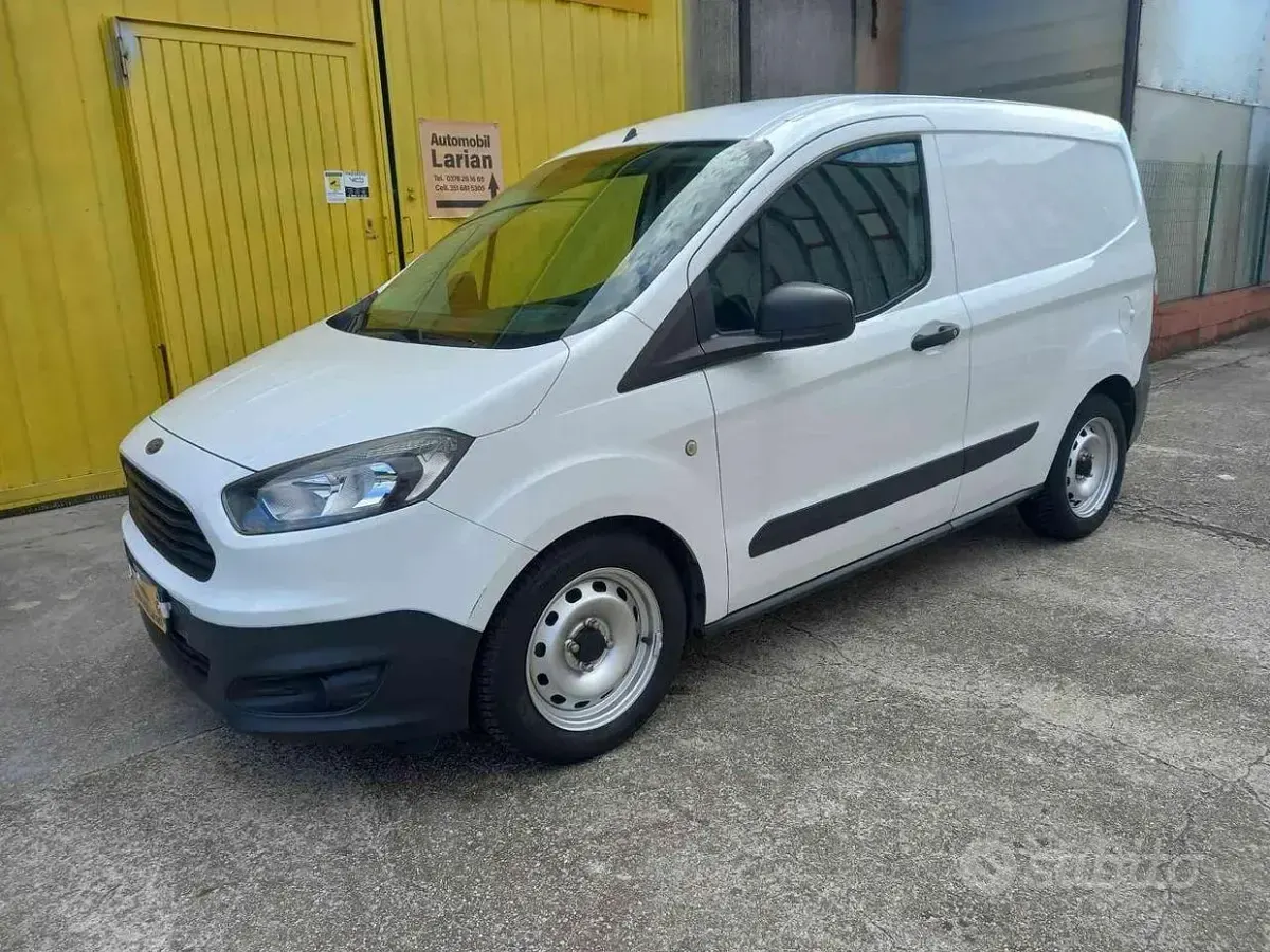 Usata Ford Transit Courier Trend 76 CV (55 kW) 2015 Bianco Furgone