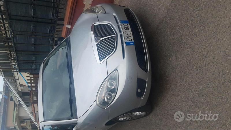 Usata Lancia Ypsilon 69 CV (50 kW) 2012 Utilitaria