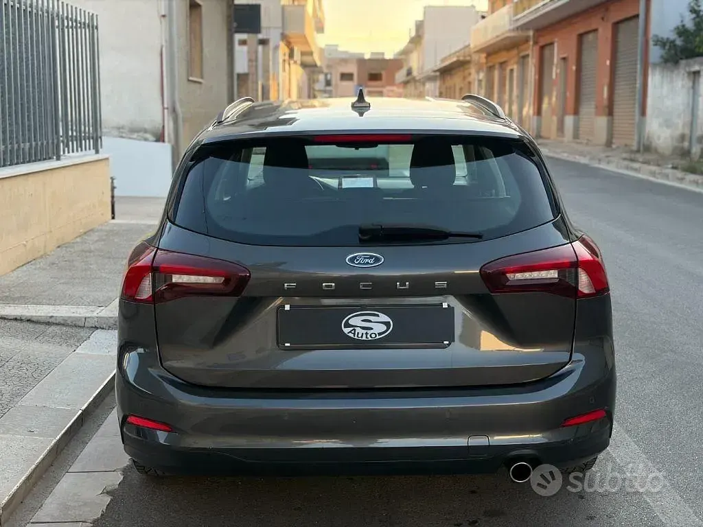 Usata Ford Focus Business Edition 120 CV (88 kW) 2022 Grigio Station wagon