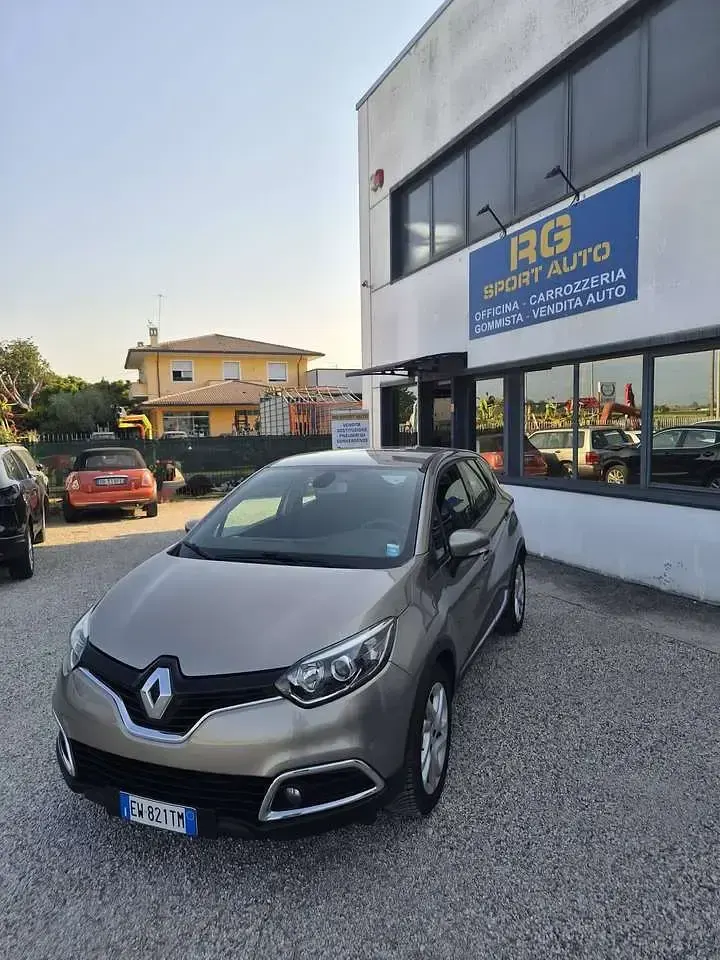 Usata Renault Captur 90 CV (66 kW) 2014 Grigio SUV