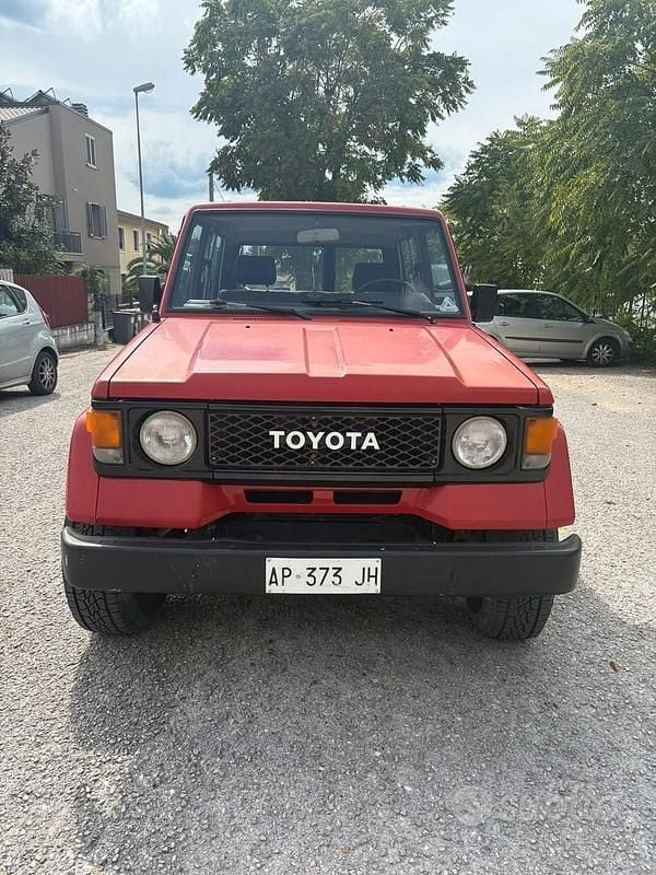 Rosso Usata 1986 Toyota Land Cruiser SUV | 13.500 € - Immagine 1/4