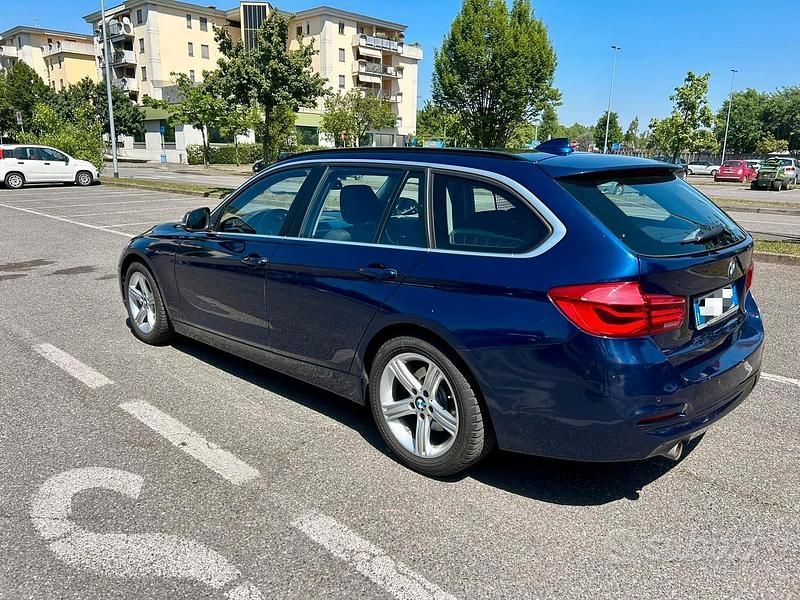 Usata BMW 318 Efficient Dynamics 150 CV (110 kW) 2017 Blu Station wagon