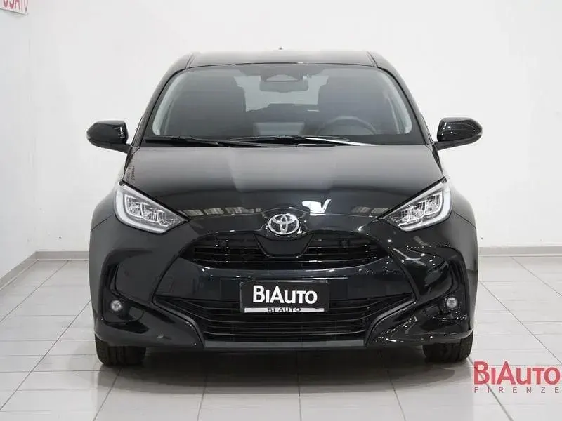 Usata Toyota Yaris Hybrid Trend 115 CV (84 kW) 2025 Nero Berlina